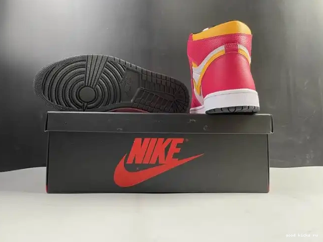 80% Off Sale 555088-603 OGLight High Red Fusion Air Jordan 1 0424
